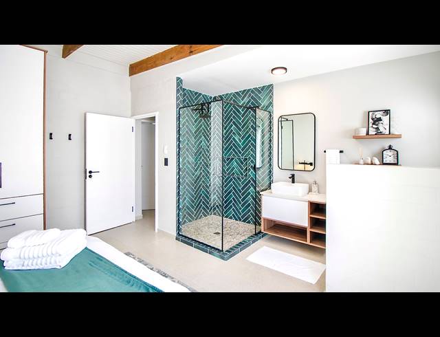 6 BEDROOM HOUSE FOR SALE IN DWARSKERSBOS